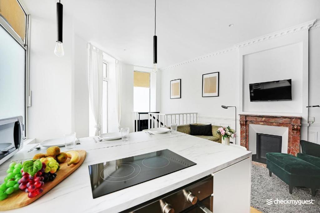 פריז Elegant Apartment - 1Br-2P - Next To Nation מראה חיצוני תמונה